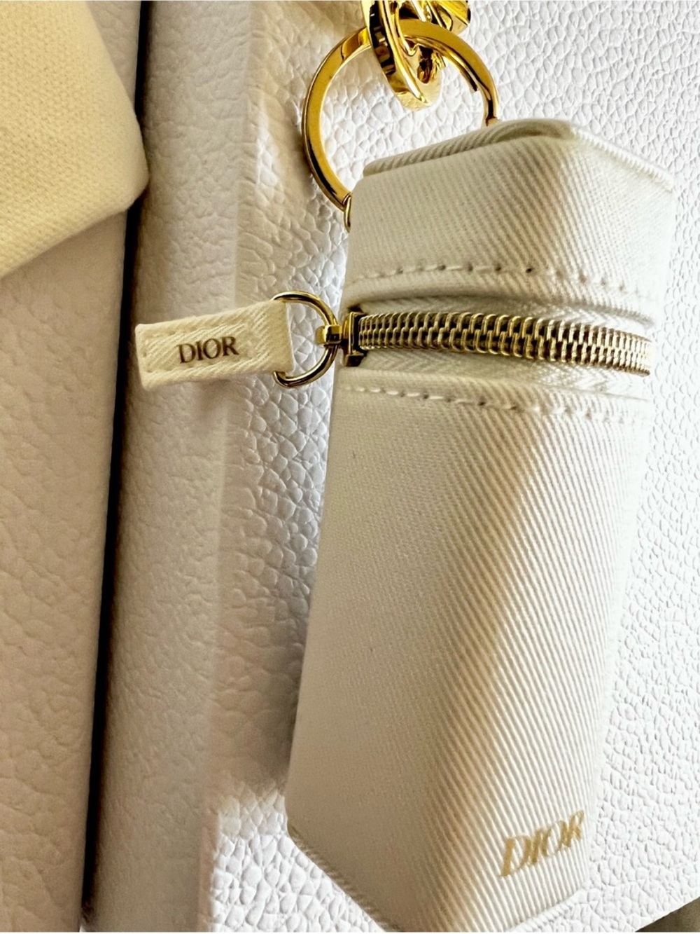Dior cream and gold keychain pouch VIP GWP - Picture 2 of 8